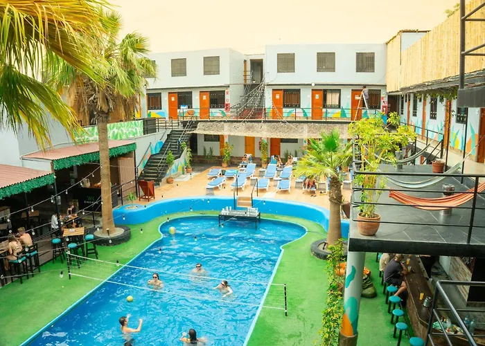 Wild Rover Huacachina Ica